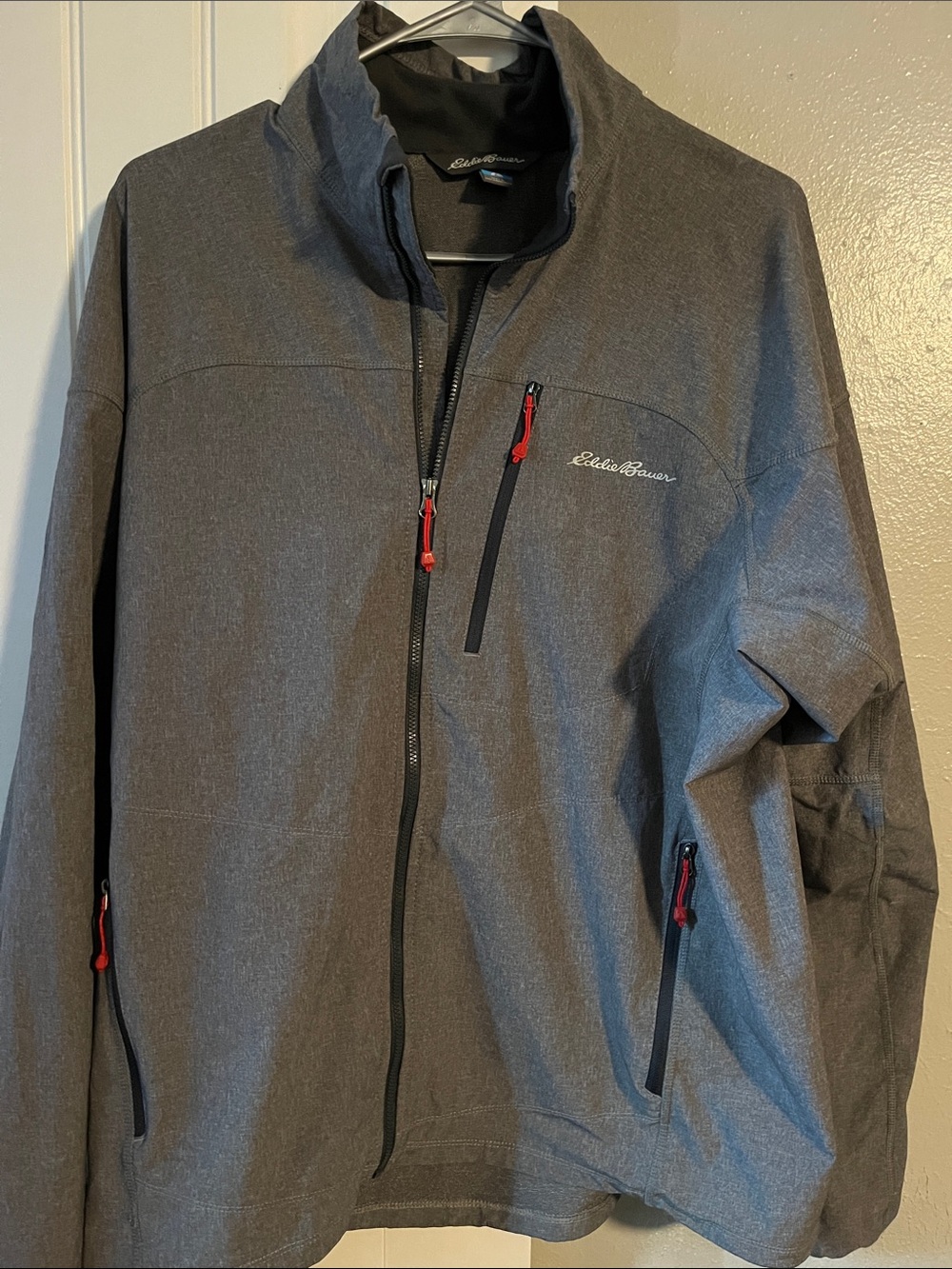Men’s Eddie Bauer Charcoal Softshell Jacket with Red Accents  size Large